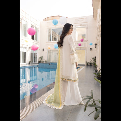 LUXURY WHITE  LAWN 3 PC LADIES SUIT