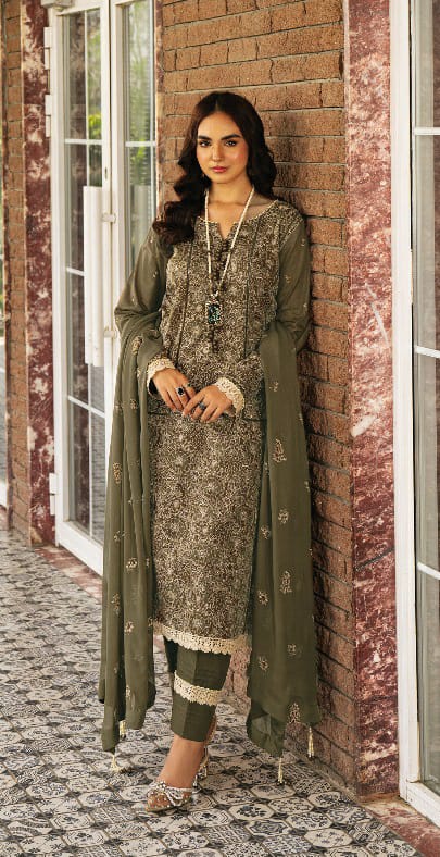 LUXURY LAWN EMBROIDERED 3 PC SUIT WITH CHIFFON DUPATTA